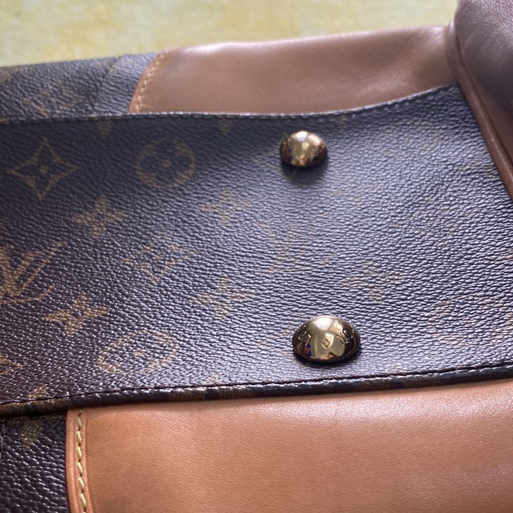 Louis Vuitton. Beverly Handbag GM - Picture 15 of 16